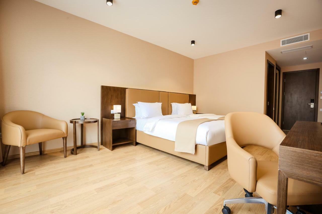 Hotel Elisi By Gtm Tbilisi Esterno foto