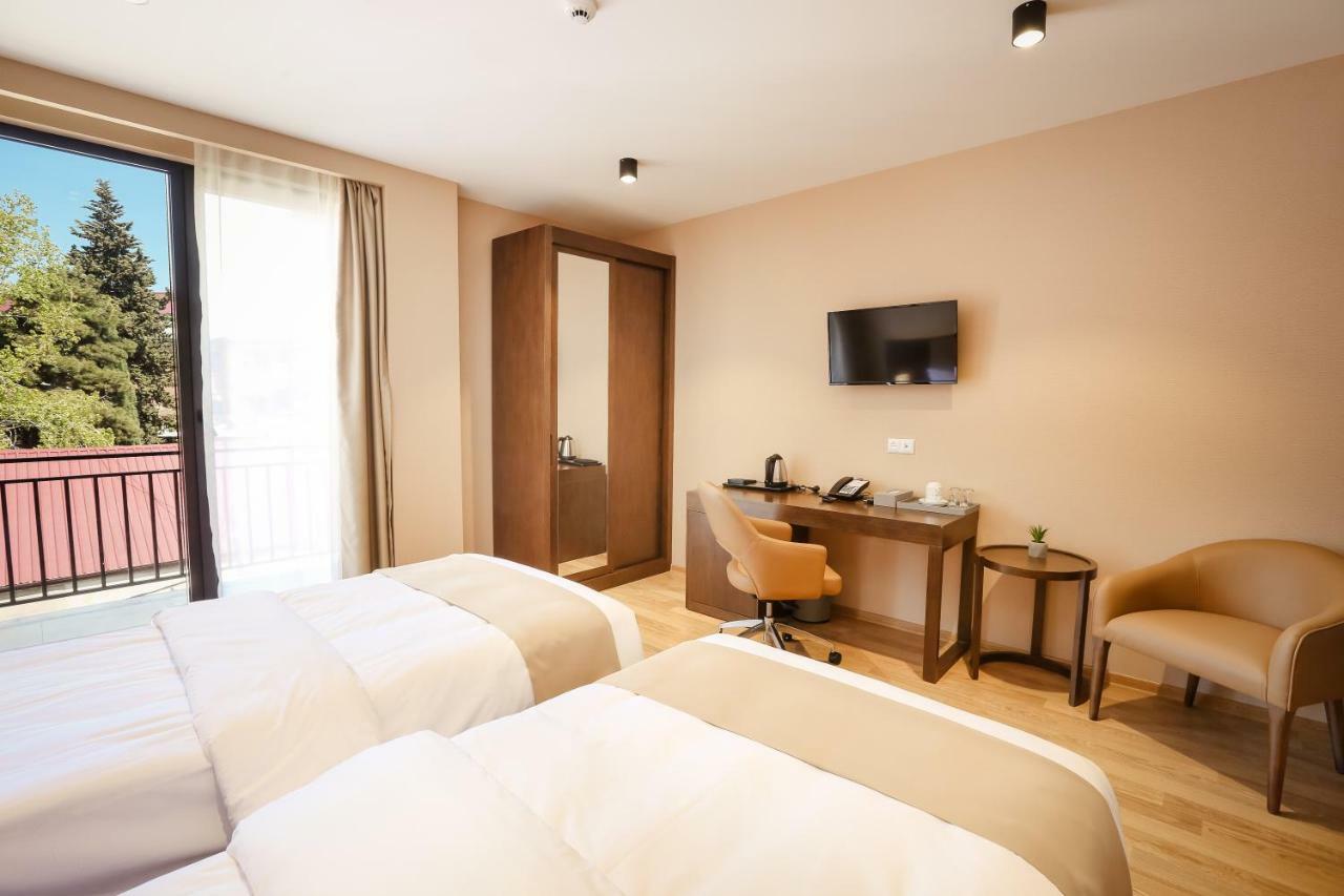 Hotel Elisi By Gtm Tbilisi Esterno foto