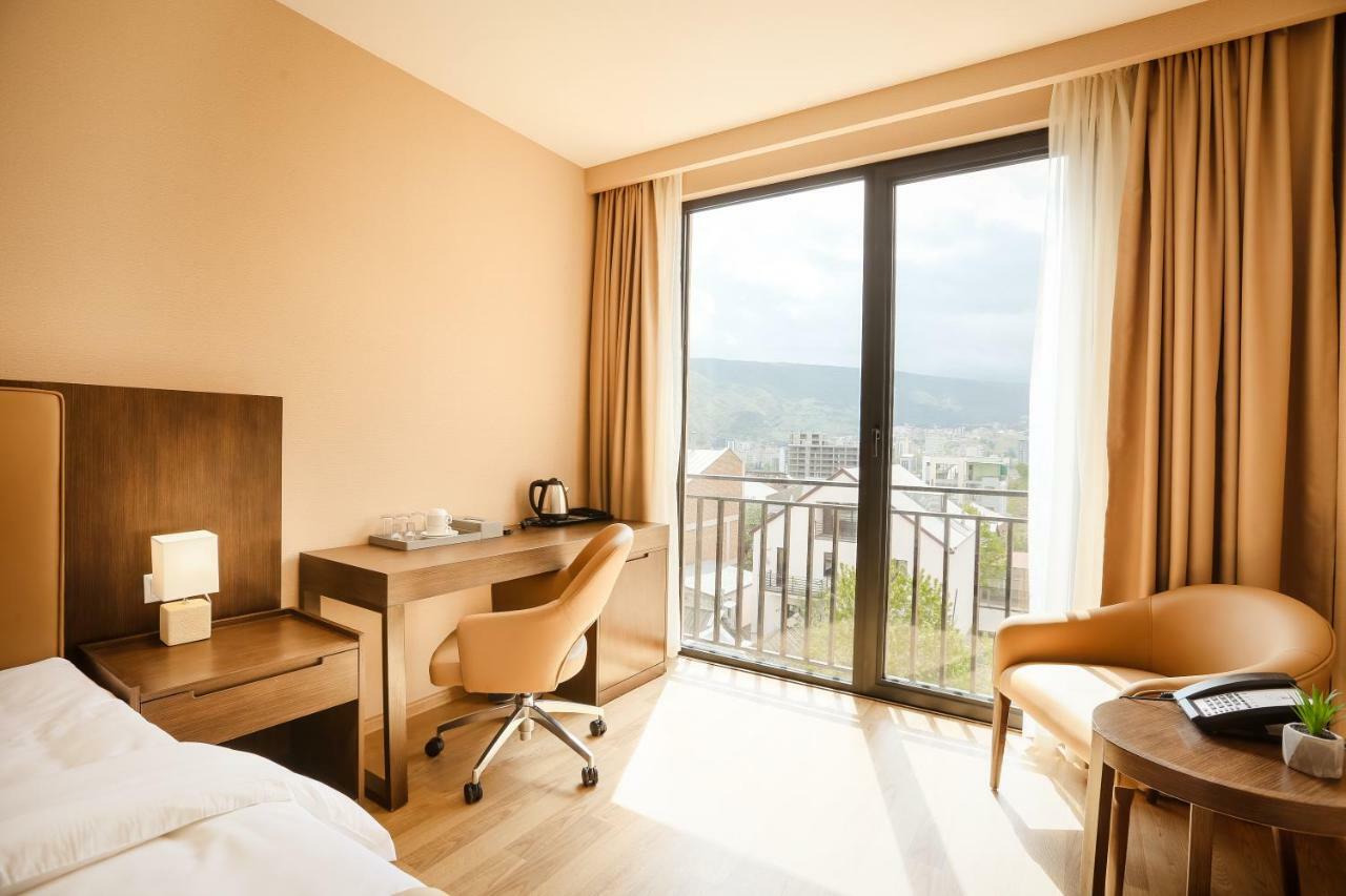 Hotel Elisi By Gtm Tbilisi Esterno foto