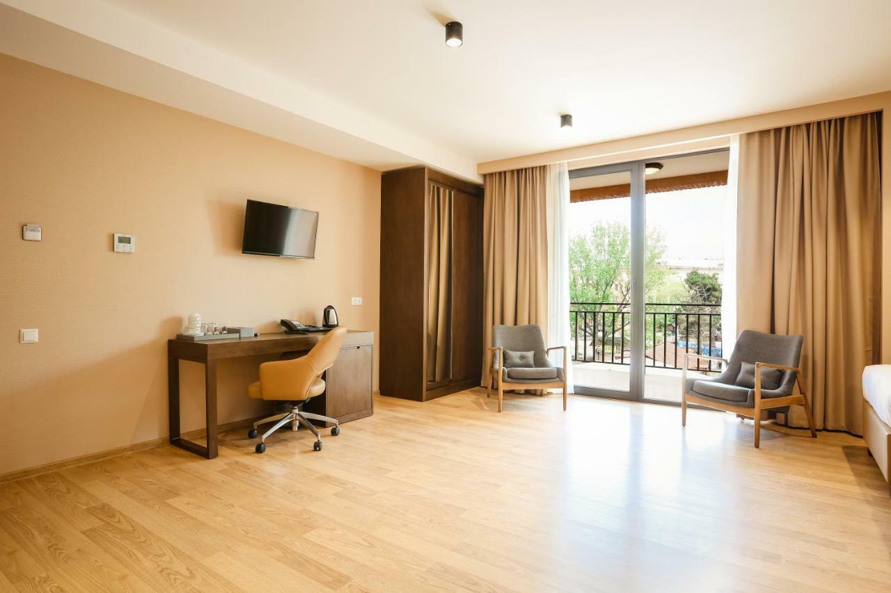 Hotel Elisi By Gtm Tbilisi Esterno foto